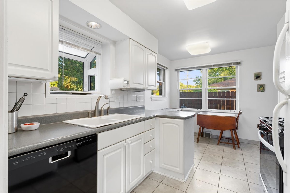 4443 Church Street Skokie, IL 60076 - Photo 8 of 21