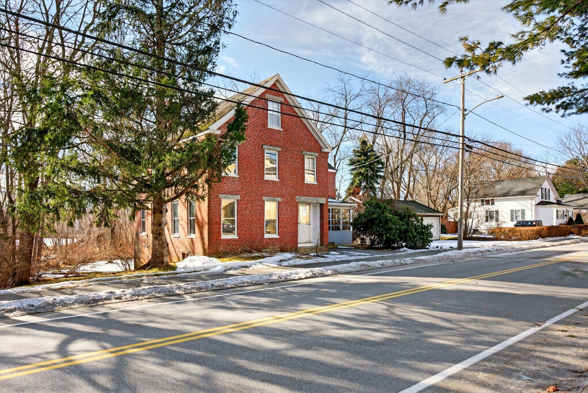 120 Lincoln Street Saco, ME 04072 - Photo 3 of 48 3_046_DSC08235