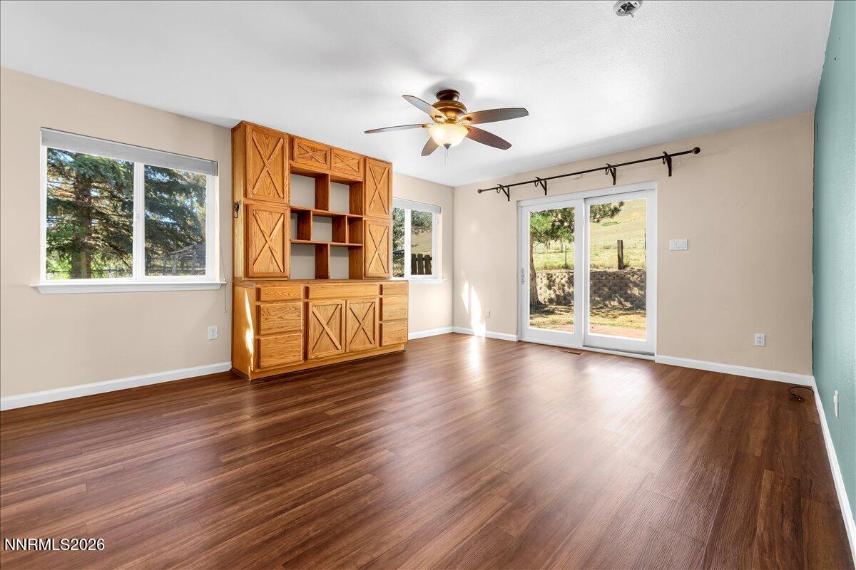 905 Thoroughbred Circle Reno, NV 89508 - Photo 17 of 71 Primary Bedroom