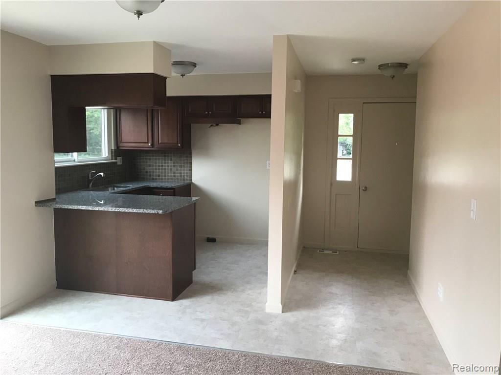 48622 Sugarbush Road, Unit 1 New Baltimore, MI 48047 - Photo 6 of 24 IMG_4682.JPG