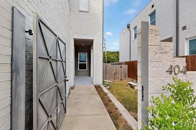 $3,400 | 404 Templeton Drive, Fort Worth, TX 76107