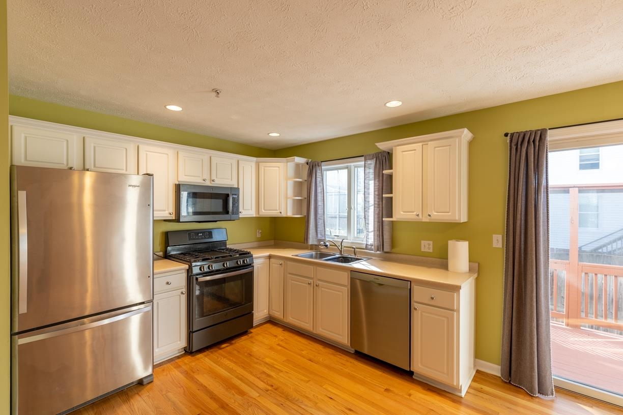 204 Washington Street, Unit 3 Dover, NH 03820 - Photo 5 of 27
