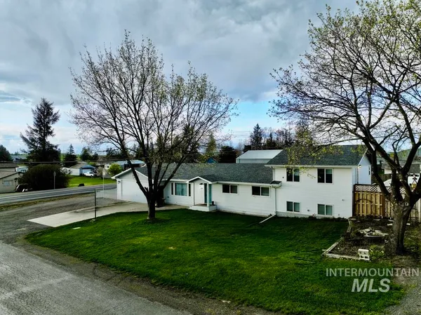 $337,900 | 502 Villard Avenue, Craigmont, ID 83523