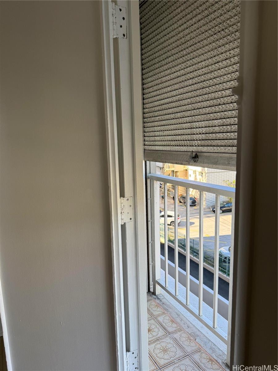 1226 Alexander Street, Unit 505 Honolulu, HI 96826 - Photo 14 of 24 a view of a balcony
