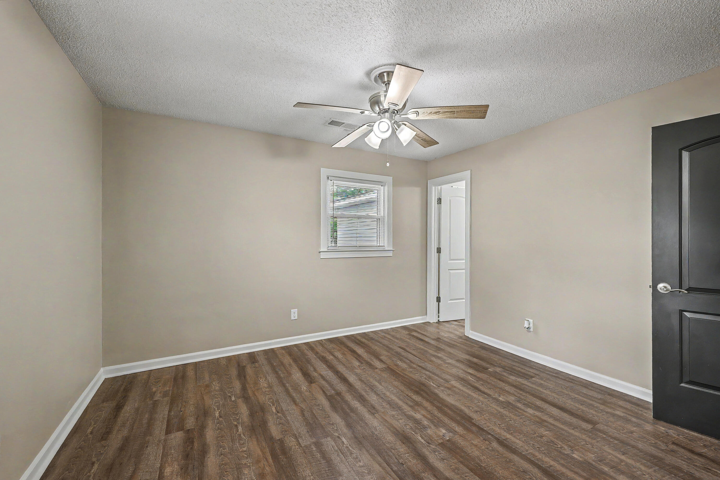 330 Oxford Road Ladson, SC 29456 - Photo 25 of 47 Primary Suite