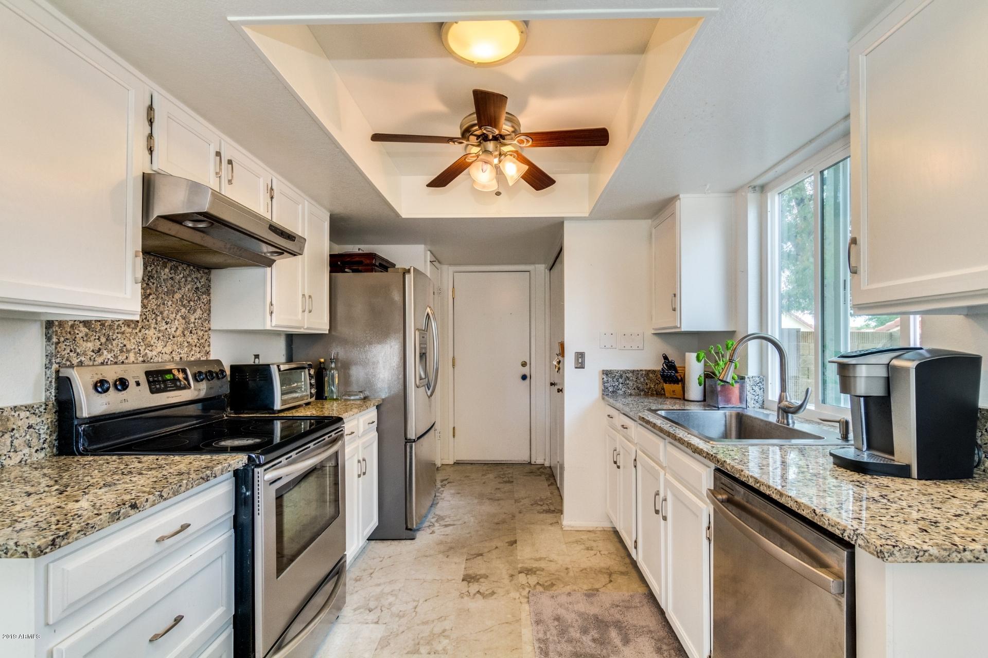 2122 East Redfield Road Phoenix, AZ 85022 - Photo 3 of 19 Kitchen