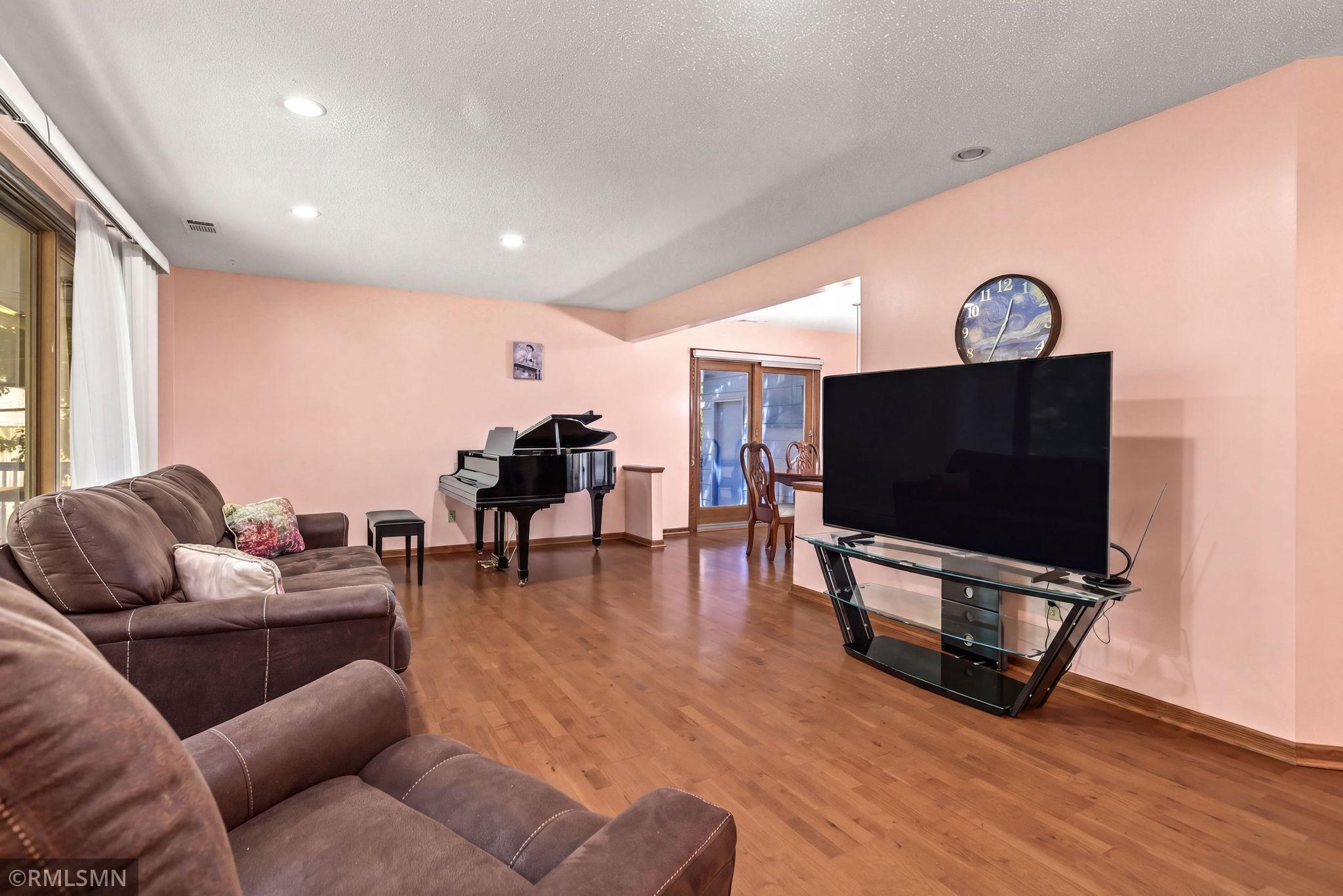 4738 Decatur Place North New Hope, MN 55428 - Photo 8 of 52 Gallery Image 8