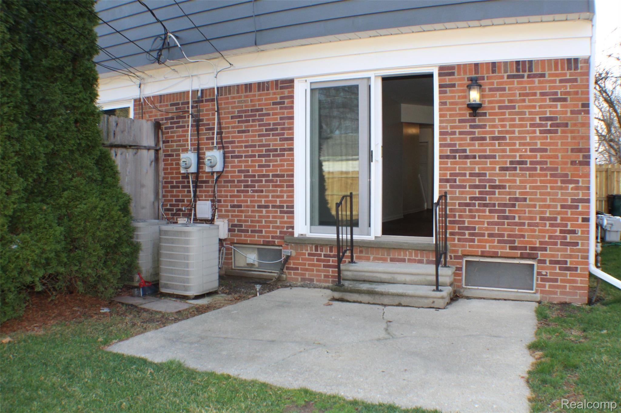 1765 Southfield Road Birmingham, MI 48009 - Photo 12 of 15 Private patio outdoor living space
