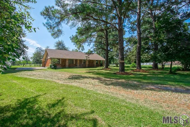 $225,000 | 11837 East Subdivision Road, Port Allen, LA 70767