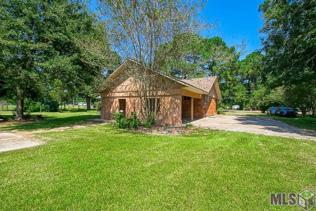 $225,000 | 11837 East Subdivision Road, Port Allen, LA 70767