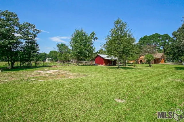 $225,000 | 11837 East Subdivision Road, Port Allen, LA 70767