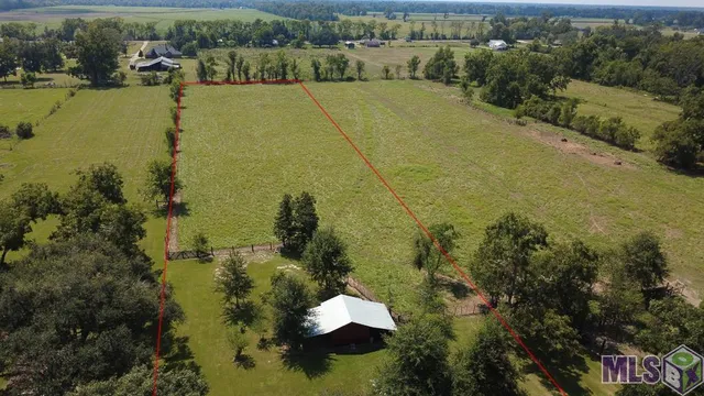 $225,000 | 11837 East Subdivision Road, Port Allen, LA 70767