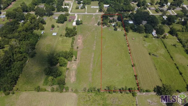 $225,000 | 11837 East Subdivision Road, Port Allen, LA 70767
