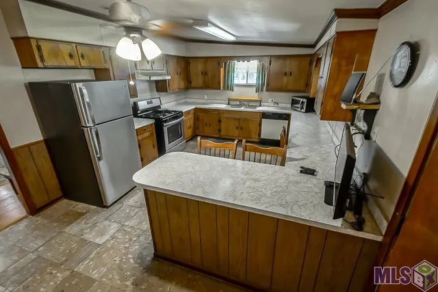 $225,000 | 11837 East Subdivision Road, Port Allen, LA 70767