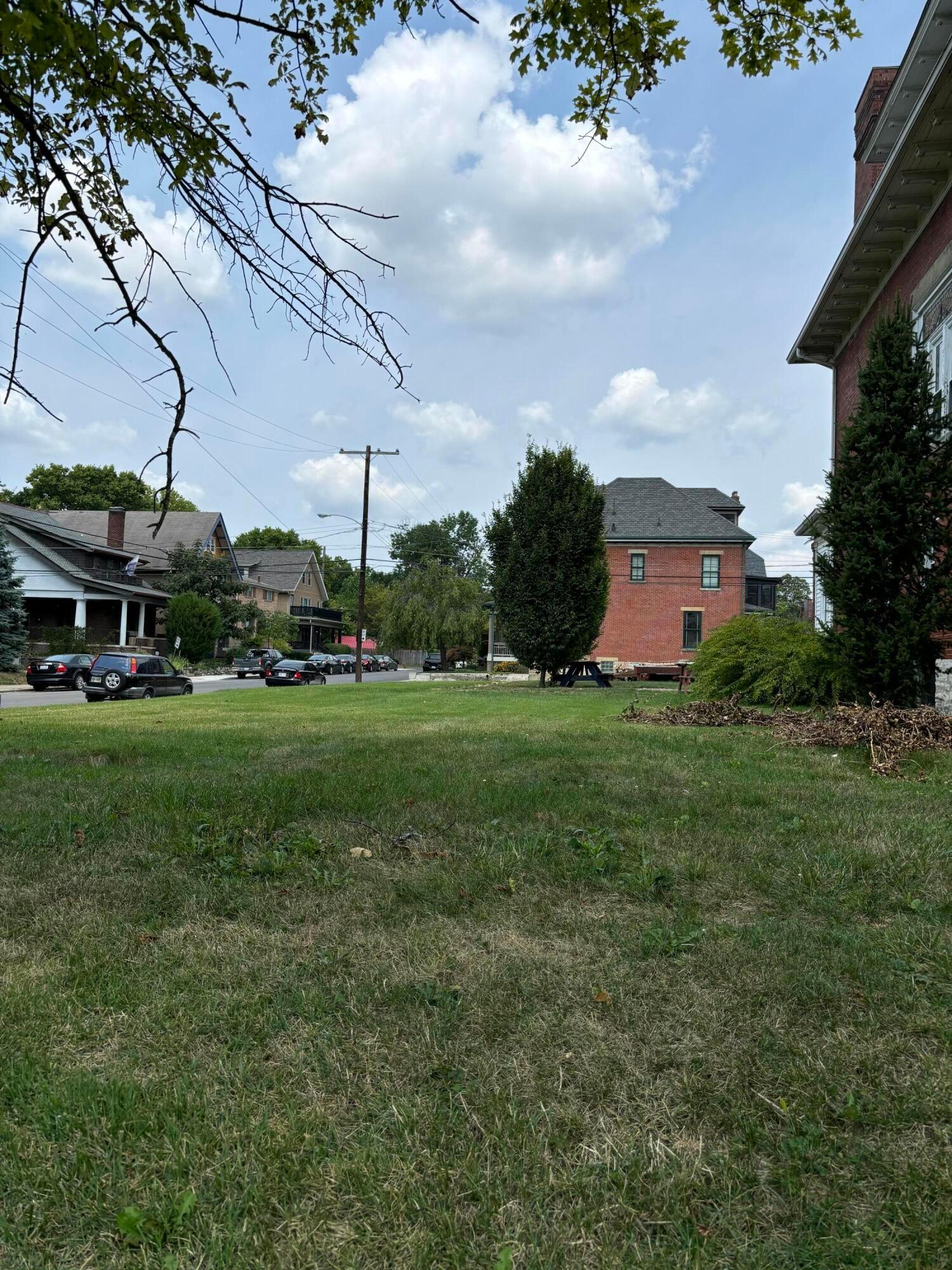 838 Bryden Road Columbus, OH 43205 - Photo 2 of 5