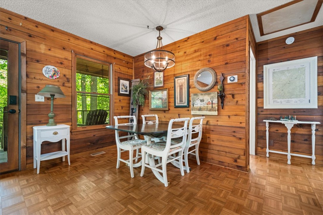 237 Hickory Ridge Mountain Rest, SC 29664 - Photo 11 of 38