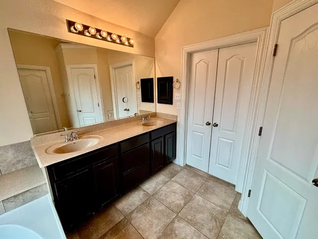 $2,200 | 2501 Speidel Drive, Pflugerville, TX 78660