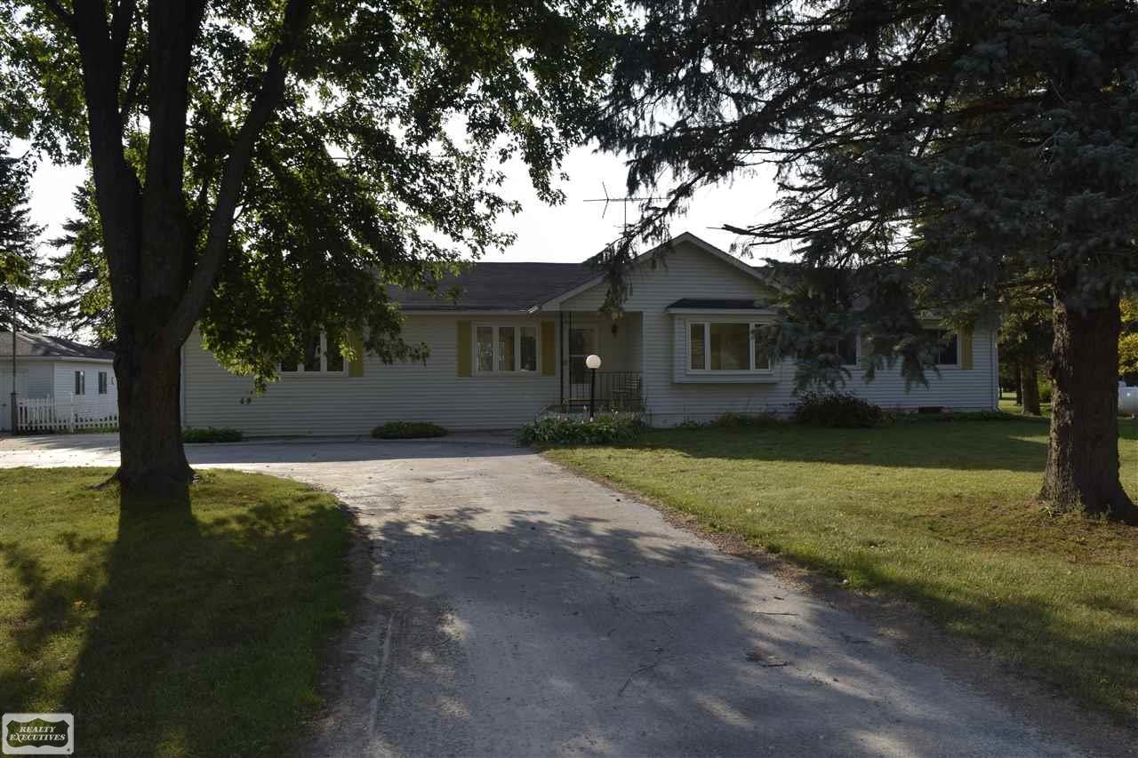 78409 Romeo Plank Road Armada, MI 48005 - Photo 3 of 32
