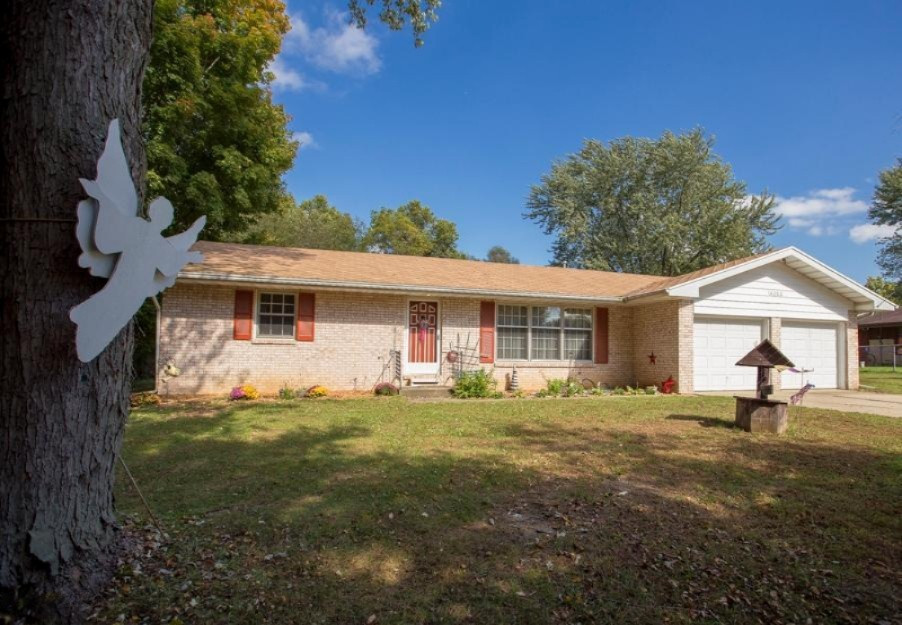 2202 Ruth Court Niles, MI 49120 - Photo 2 of 31 2202 Ruth Ct- 2