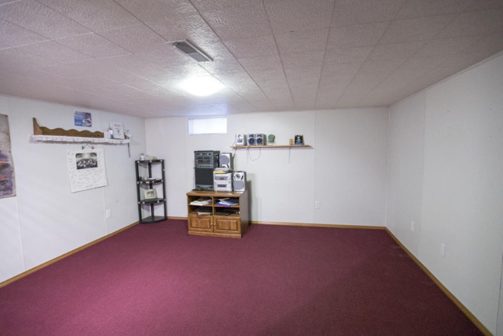 2202 Ruth Court Niles, MI 49120 - Photo 23 of 31 Bedroom 3