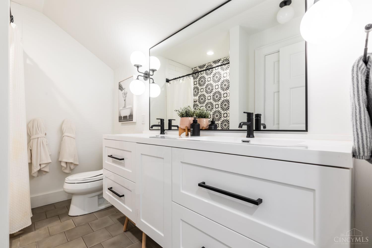 6550 Drake Road Cincinnati, OH 45243 - Photo 60 of 82 Gallery Image 60