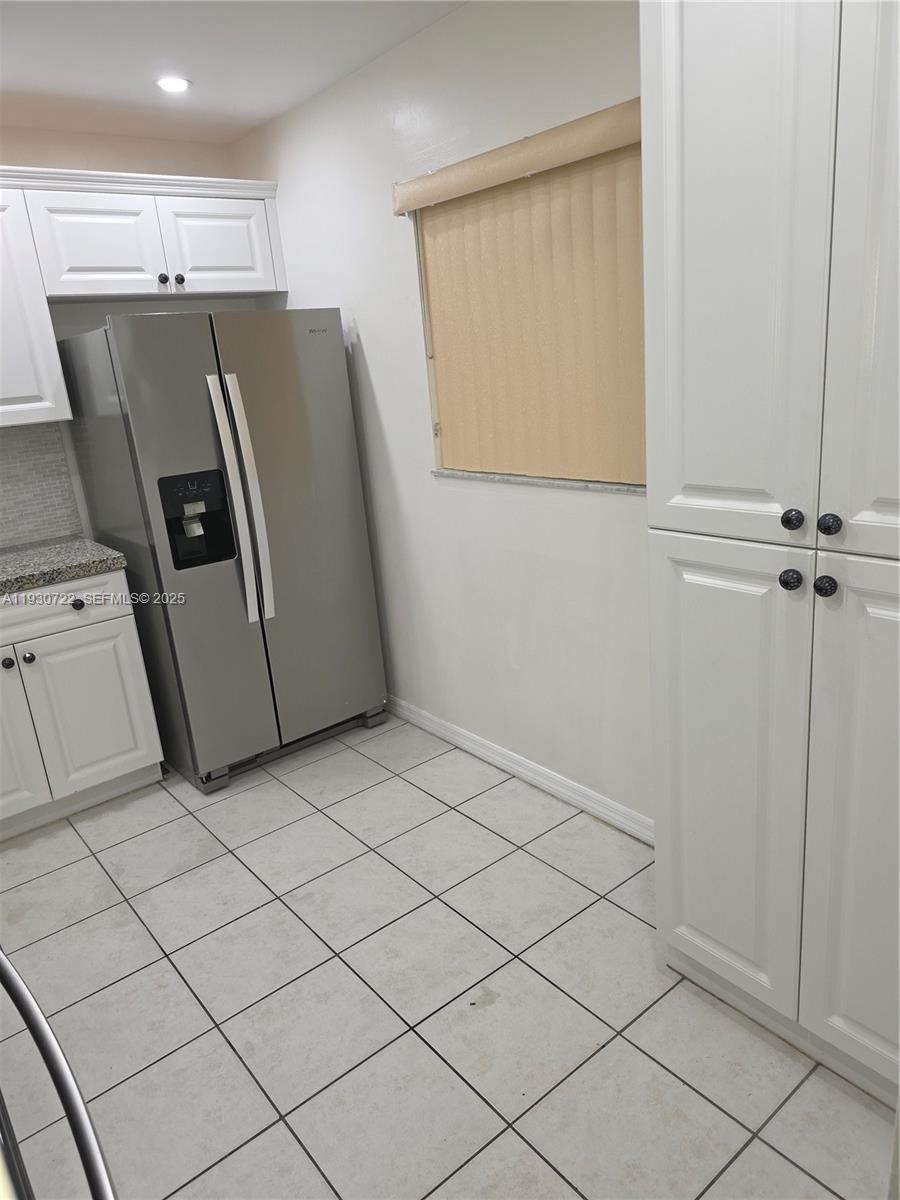 8075 Southwest 107th Avenue, Unit 210 Miami, FL 33173 - Photo 2 of 33 (2) DOOR SS REFRIGERATOR