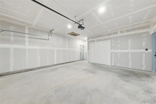 $285,000 | 160 B Field Crossing Drive, Highland, IL 62249