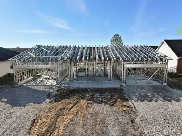 $285,000 | 160 B Field Crossing Drive, Highland, IL 62249