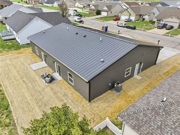 $285,000 | 160 B Field Crossing Drive, Highland, IL 62249