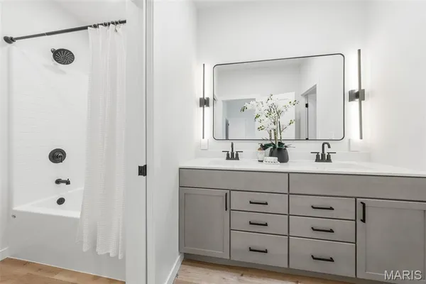 $285,000 | 160 B Field Crossing Drive, Highland, IL 62249