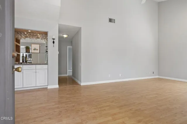 $549,500 | 25702 Vista Fairways Drive, Valencia, CA 91355