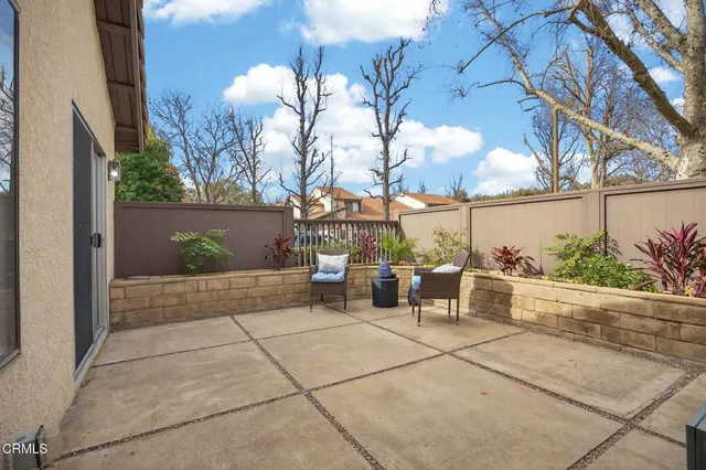 $549,500 | 25702 Vista Fairways Drive, Valencia, CA 91355