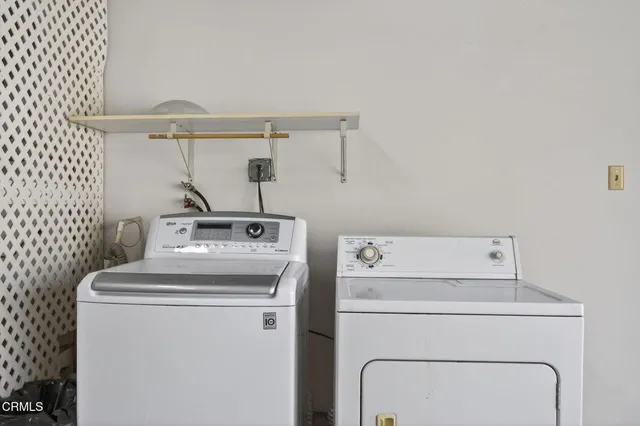 $549,500 | 25702 Vista Fairways Drive, Valencia, CA 91355