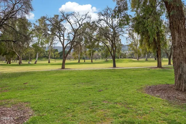 $549,500 | 25702 Vista Fairways Drive, Valencia, CA 91355