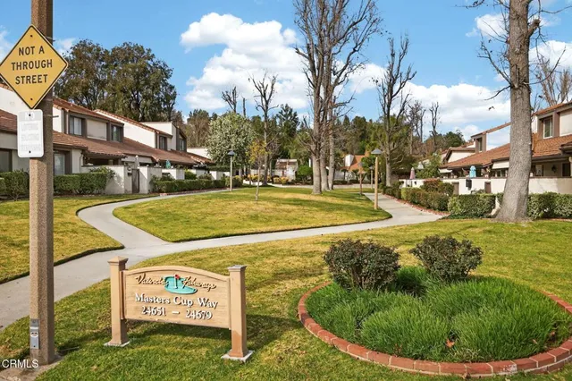 $549,500 | 25702 Vista Fairways Drive, Valencia, CA 91355