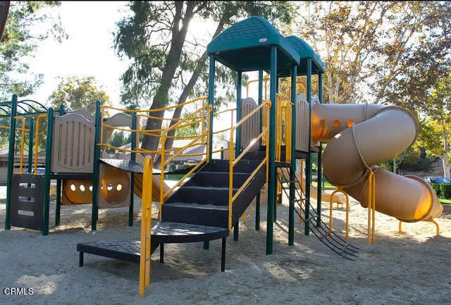 $549,500 | 25702 Vista Fairways Drive, Valencia, CA 91355