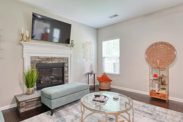 $329,900 | 654 Windward Lane, Duncan, SC 29334