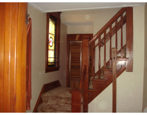77 Sunapee Street Springfield, MA 01108 - Photo 3 of 28 a view of an entryway