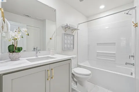 $999,000 | 9620 Seawind Way, Newark, CA 94560