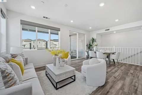 $999,000 | 9620 Seawind Way, Newark, CA 94560