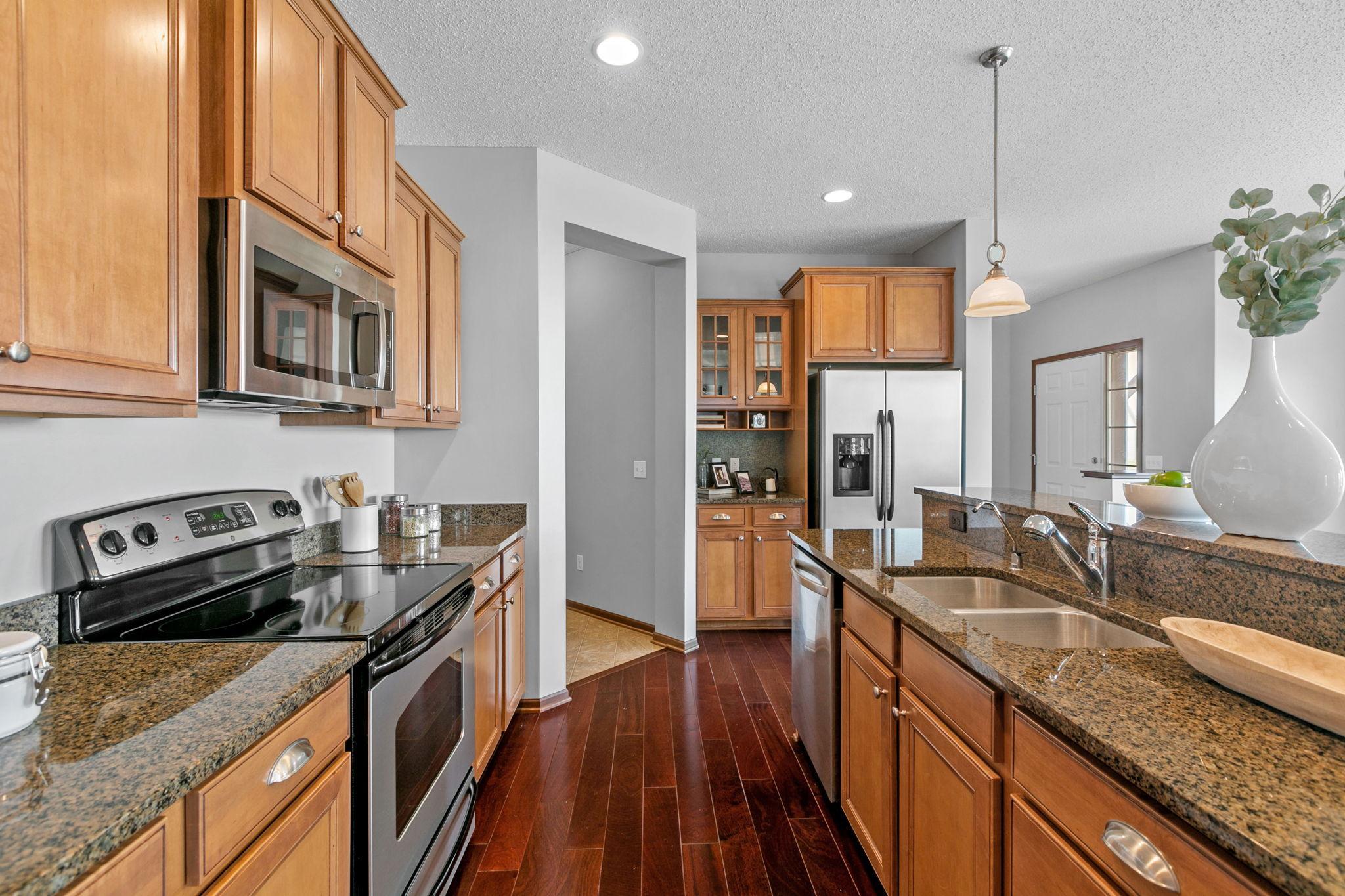 6248 Ranier Lane North Maple Grove, MN 55311 - Photo 5 of 46 Gallery Image 5