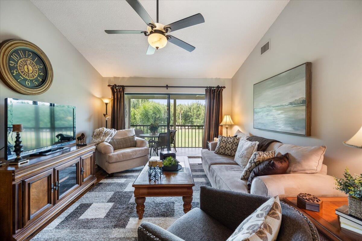 202 Pinecrest Circle, Unit B Jupiter, FL 33458 - Photo 3 of 3 09-DSC_2040