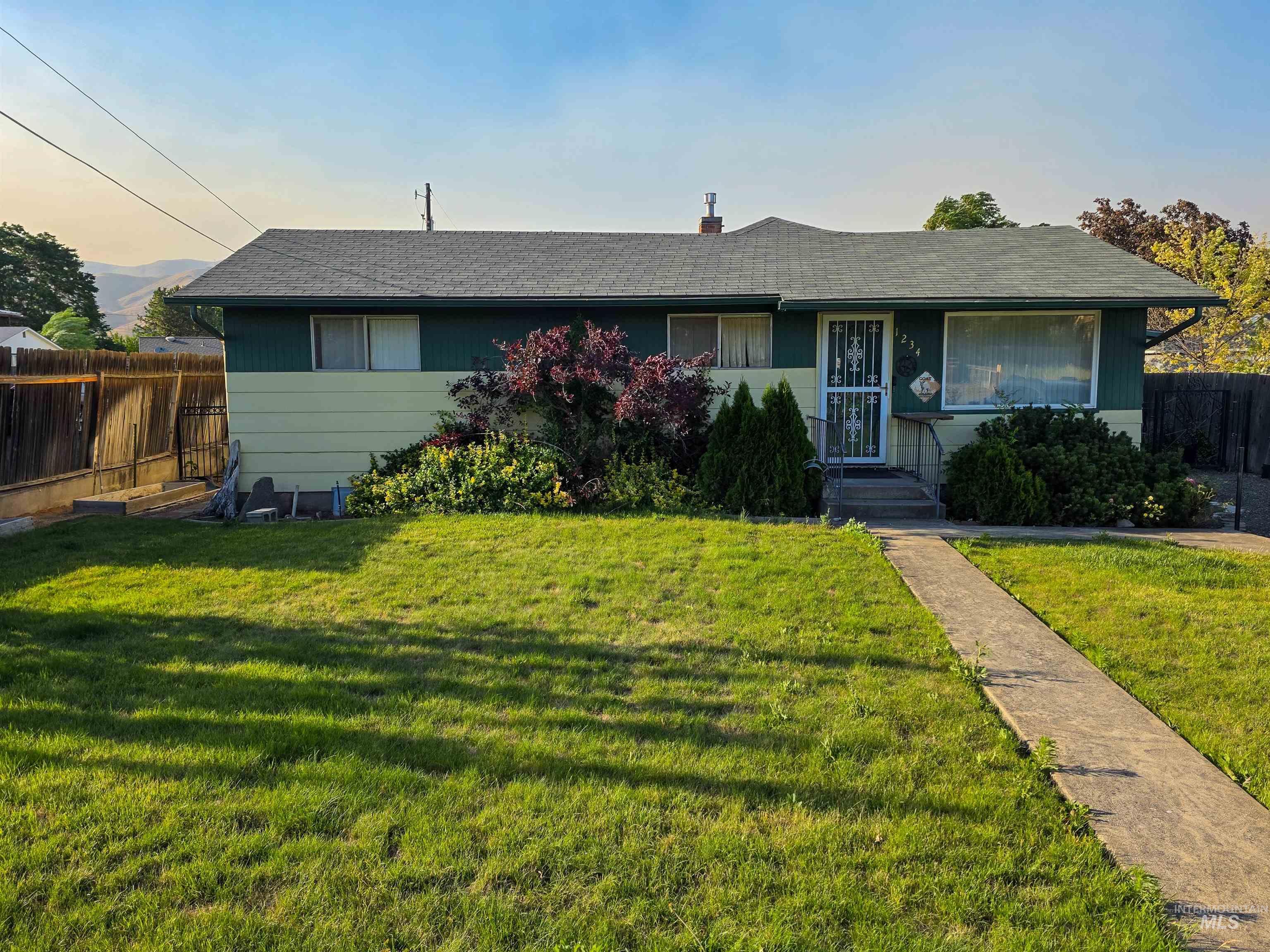 1234 Libby Street Clarkston, WA 99403 - Photo 1 of 42