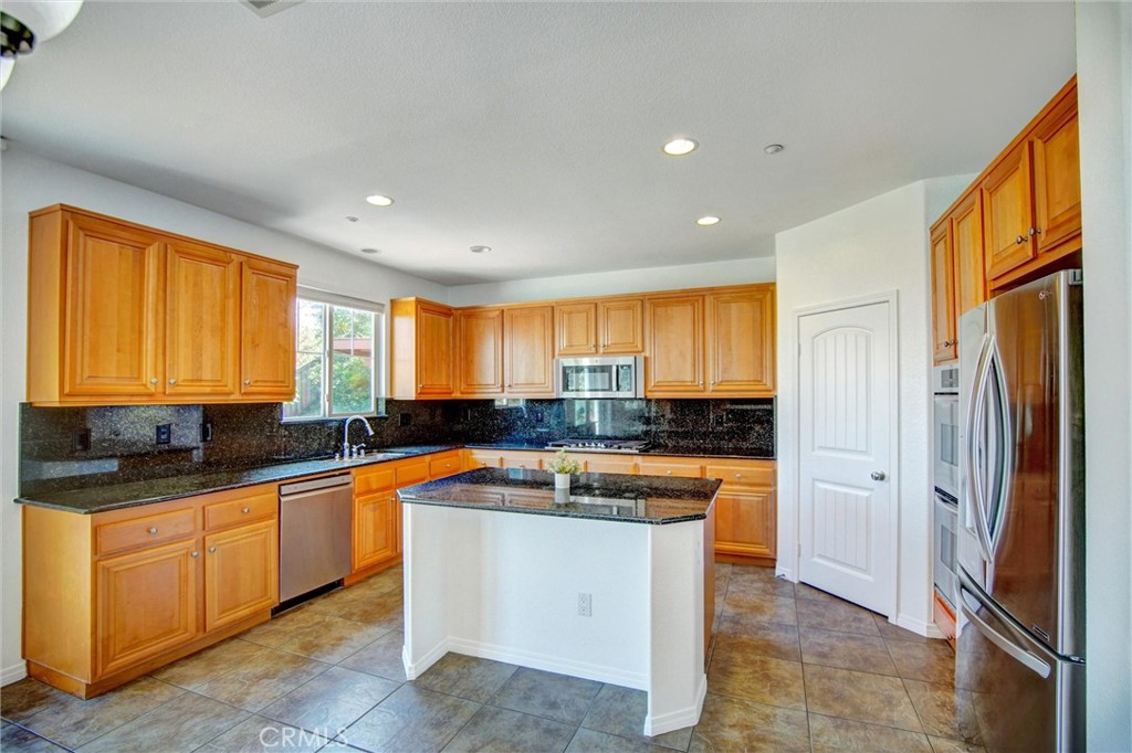 9350 Dauchy Avenue Riverside, CA 92508 - Photo 10 of 34