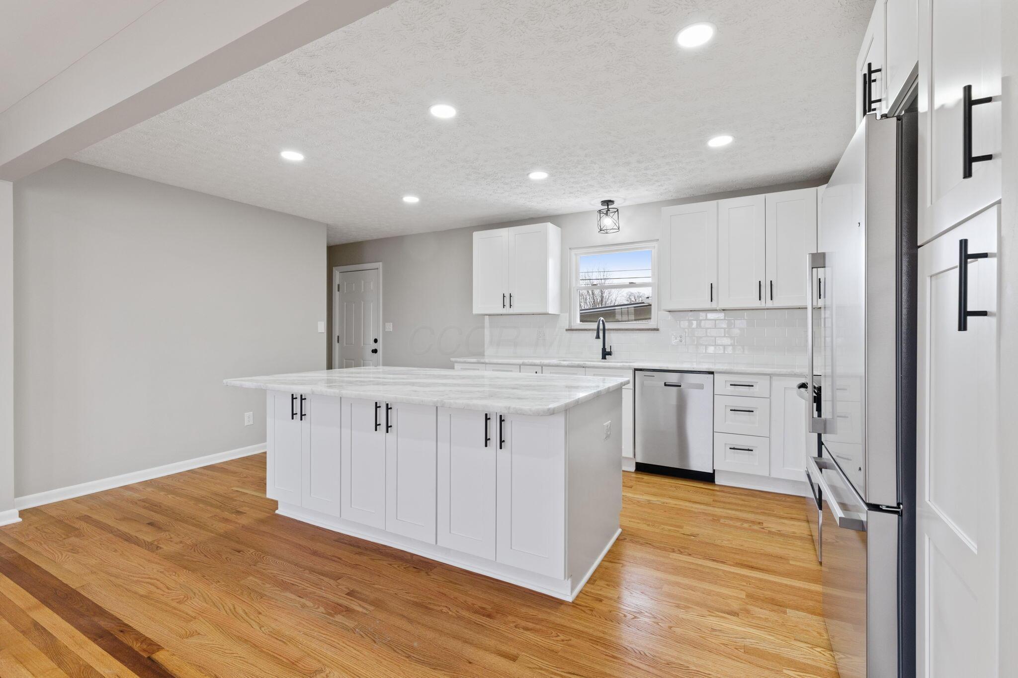 3283 Eakin Road Columbus, OH 43204 - Photo 5 of 17 2025-3-25 3283 Eakin Rd 021