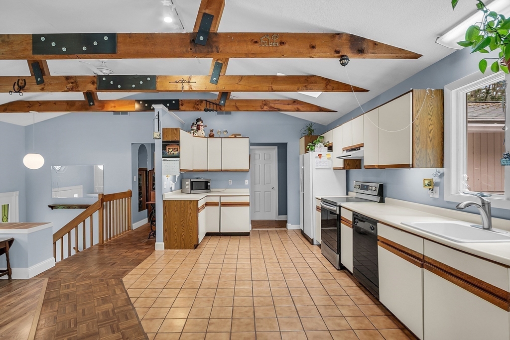 175 Carlisle Road Westford, MA 01886 - Photo 7 of 39 Gallery Image 7