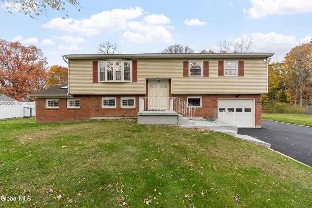 $450,000 | 53 Eberle Road, Colonie, NY 12110