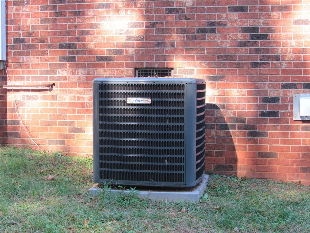 203 Mahaffey Drive Seneca, SC 29672 - Photo 24 of 26 Heat Pump 2006