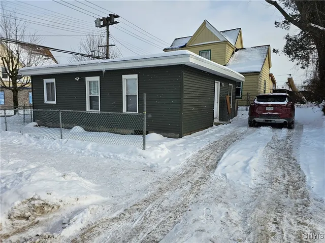 $125,000 | 324-326 James Street, Utica, NY 13501