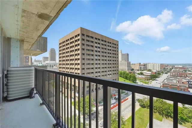 $236,500 | 600 Admiral Boulevard, Unit 1603, Kansas City, MO 64106